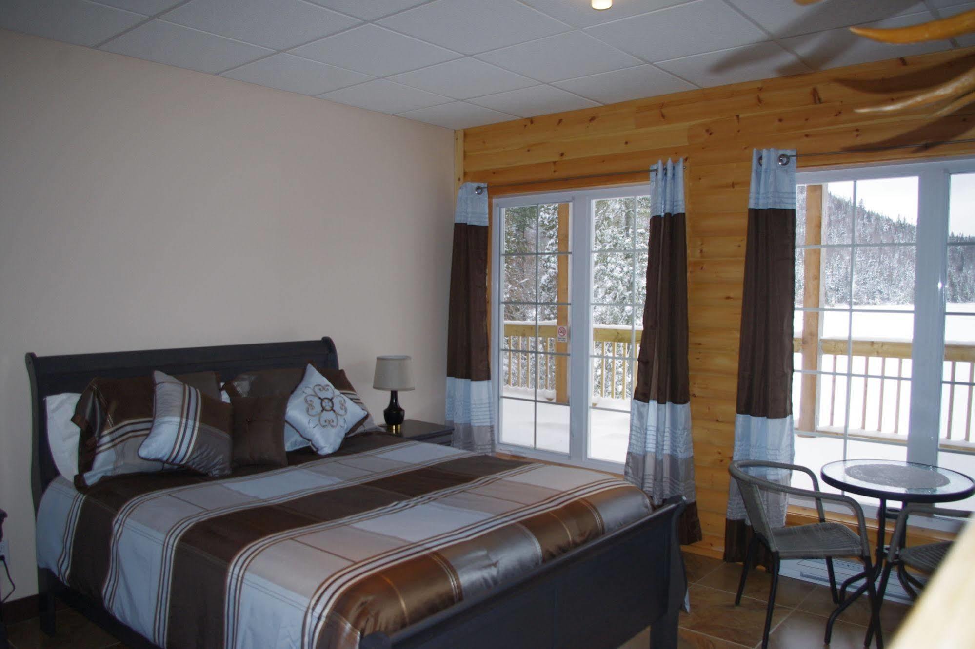 Auberge La Taniere Tadoussac Ngoại thất bức ảnh
