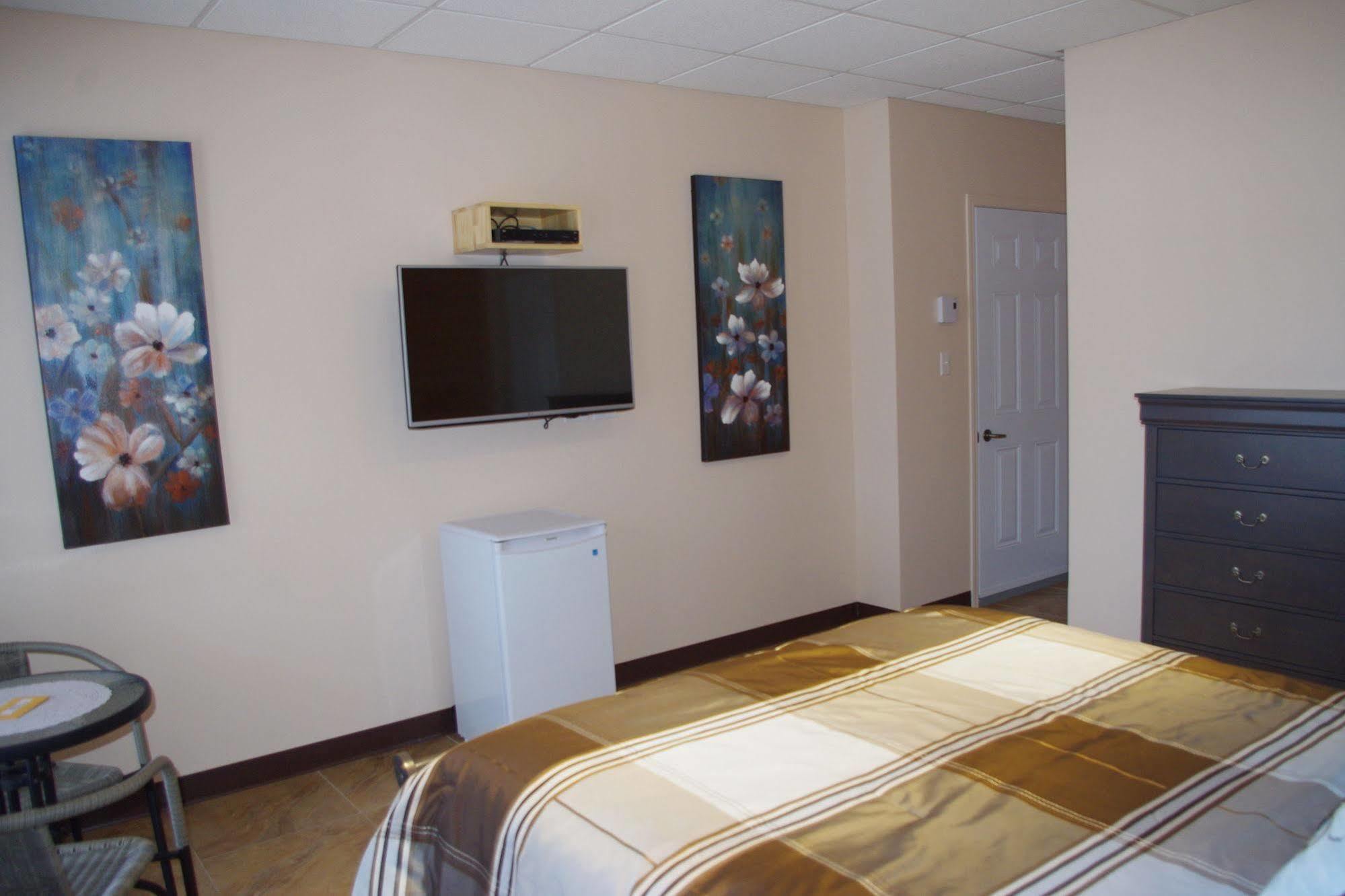 Auberge La Taniere Tadoussac Ngoại thất bức ảnh